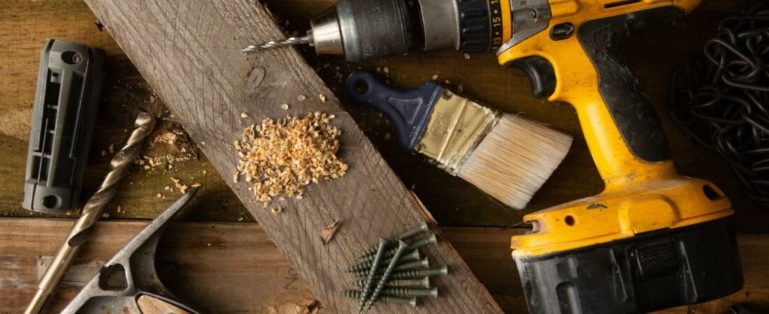 Qual a Melhor Furadeira e Parafusadeira para Ter em Casa? Análise de um Engenheiro (Guia 2025)